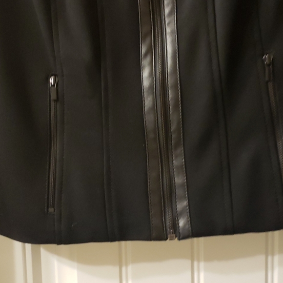 Cache Jacet - Picture 4 of 4